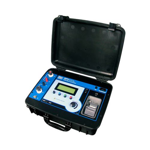 Microhmímetro Digital Portátil Resolução de 0,1 µO, Corrente de Teste 200 A, Faixa até 20 mO, com Memória para Registro de Medições Megabras MPK-203X