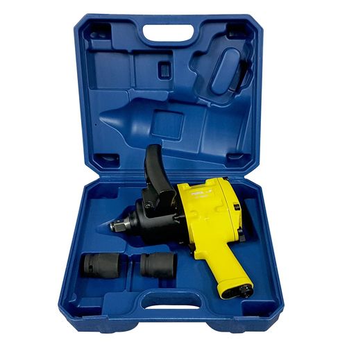 Chave de Impacto Pneumática 3/4 180 Kgfm Parafusos ATé 1'' 4200 RPM Torque Máx 180 Kgfm Entrada 3/8'' NPT Pressão de Trabalho 90 PSI Puma AT6608TK